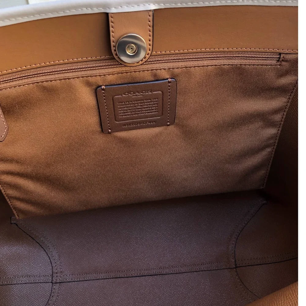 Last one New 🎀 Coach City Tote In Signature Canvas With Pink Cherry Print - Picture 7 of 9